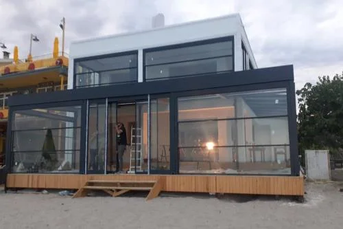 Soma Bölgesinde Giyotin Cam Balkon İçin Neden Ruhsat Gerekir? (2025 Mevzuatı)