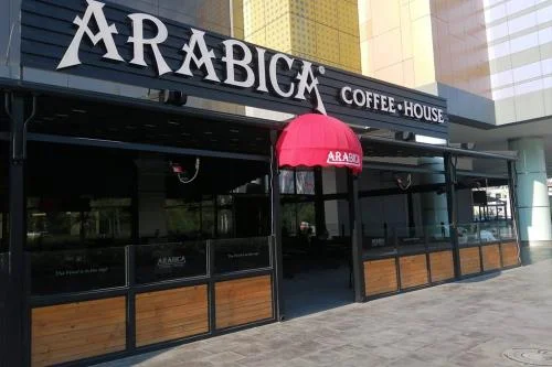 Yunusemre Rüzgarlı Balkonlar İçin En İyi Çözüm: Motorlu Tente mi Yoksa Cam Balkon mu?